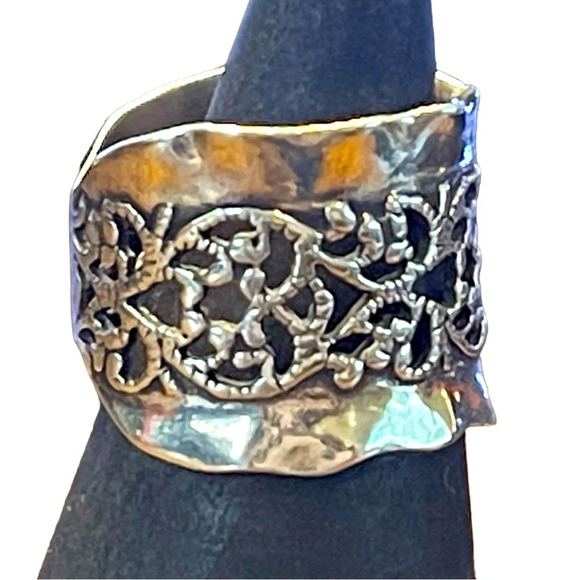Vintage Sterling Silver Hammered Open Work Floral Filigree Ring - Picture 2 of 7